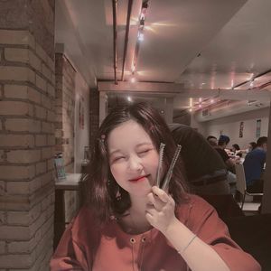 Meet your Posher, Mia